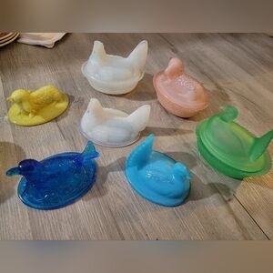 Hen In Nest Varirty VERY RARE vintage Uramium, Slag, Art Glass